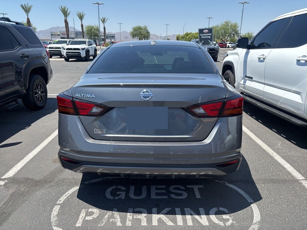 Thumbnail: 2019 Nissan Altima - 5
