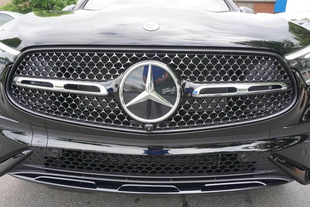 2025 Mercedes-Benz GLC 300 10