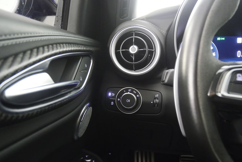 Thumbnail: 2024 Alfa Romeo Giulia - 23