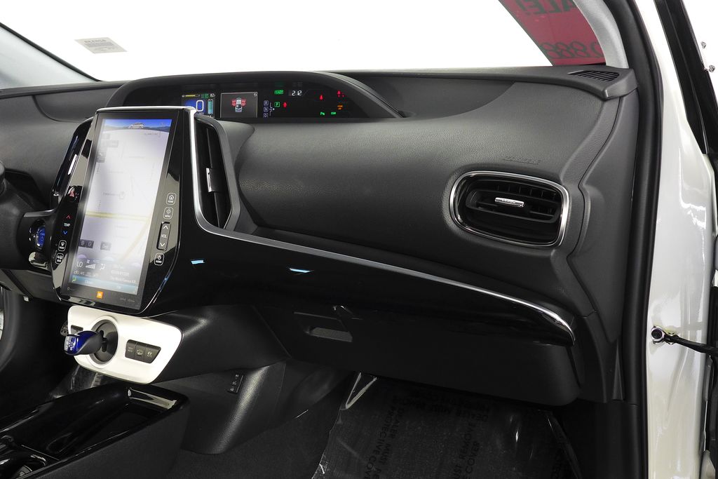 Thumbnail: 2017 Toyota Prius Prime - 14