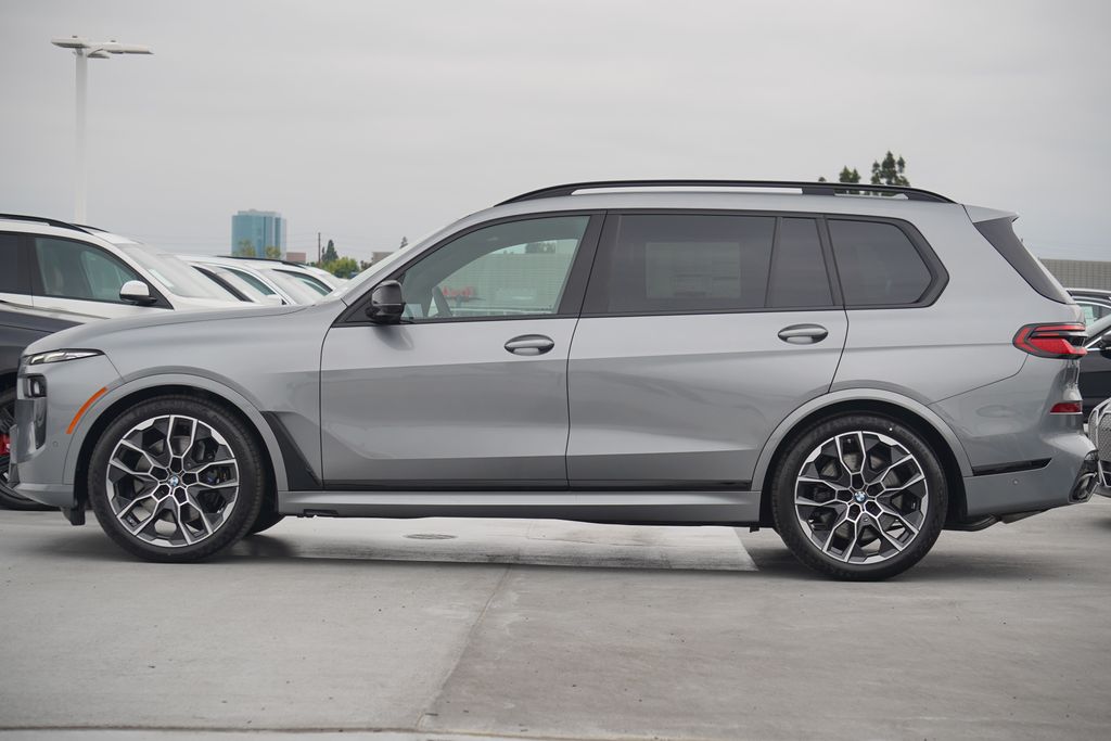 2025 BMW X7 M60i 4
