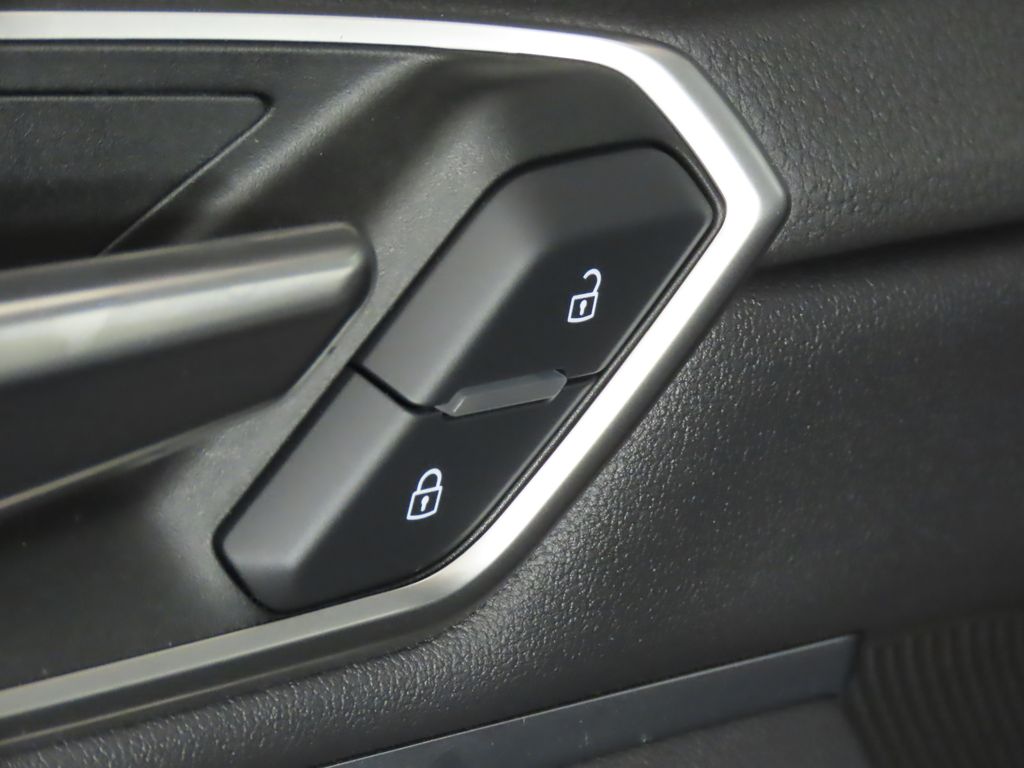 Thumbnail: 2024 Audi Q8 e-tron - 29