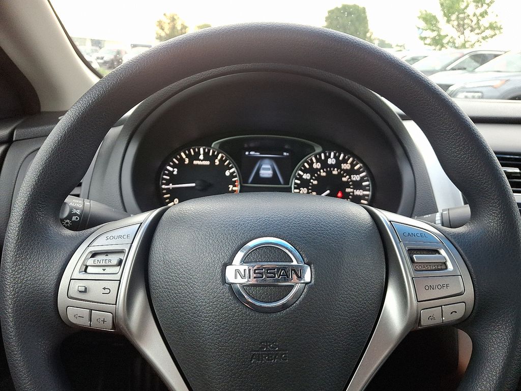 Thumbnail: 2014 Nissan Altima - 17