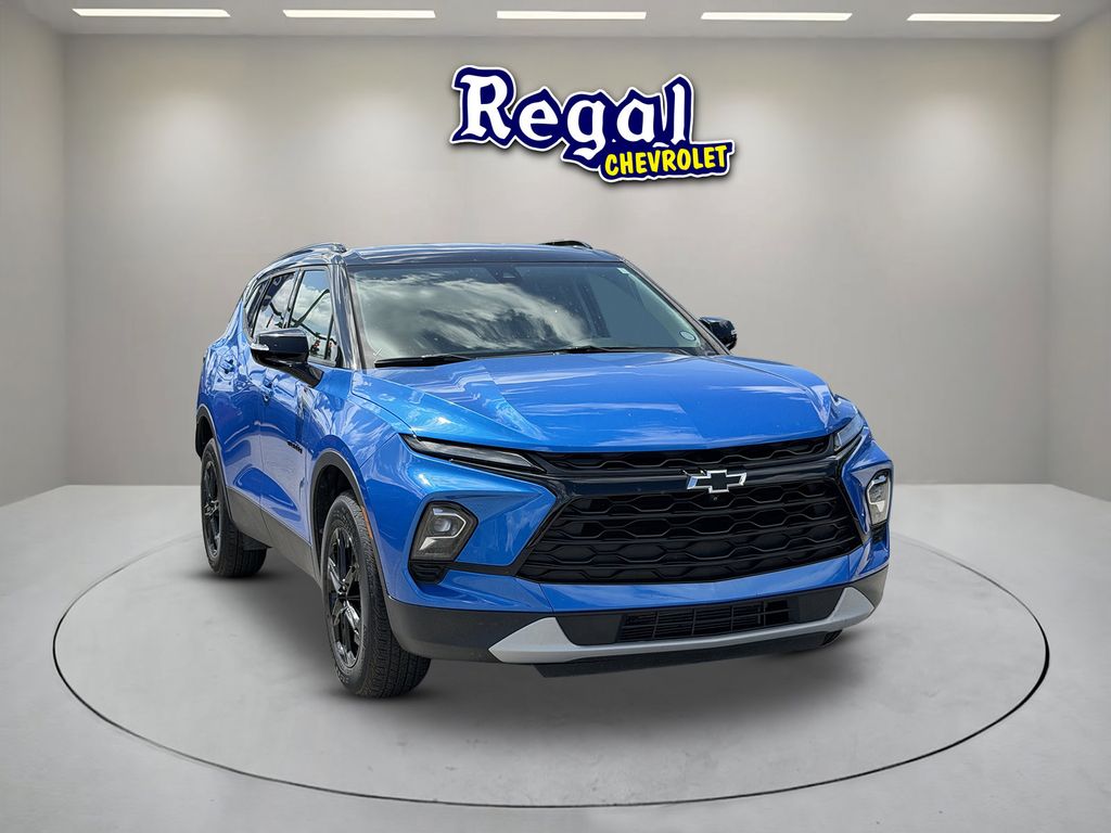new 2025 Chevrolet Blazer car, priced at $33,991