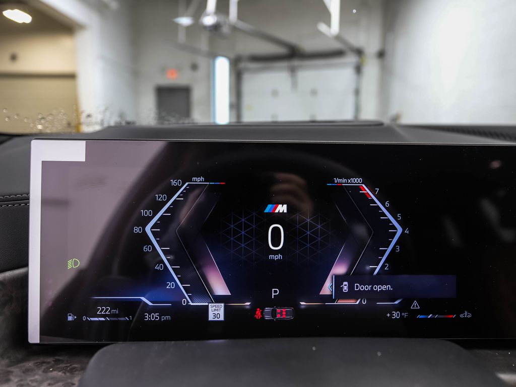 Thumbnail: 2026 BMW X7 - 14