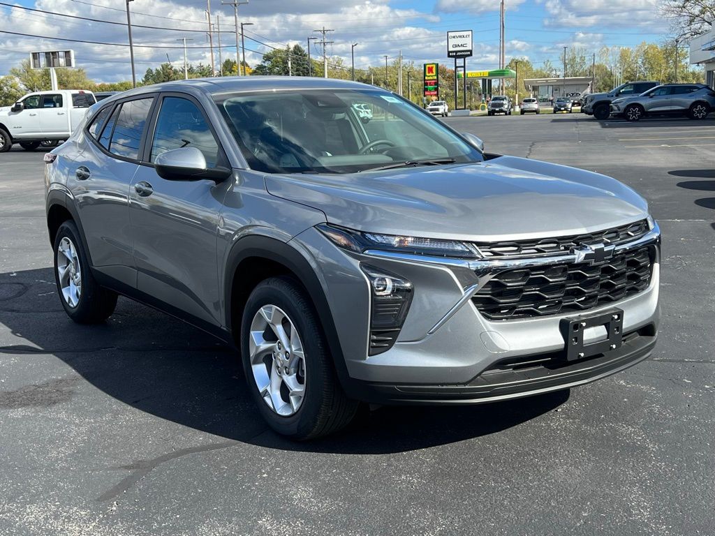2025 Chevrolet Trax LS