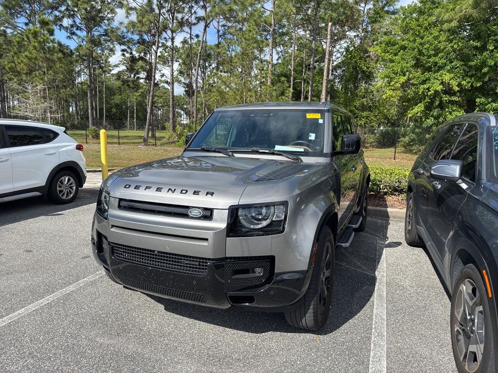 Hakuba Silver Metallic 2023 Land Rover Defender 110 X-Dynamic SE AWD SUV / Crossover All-Wheel Drive 8-Speed Automatic