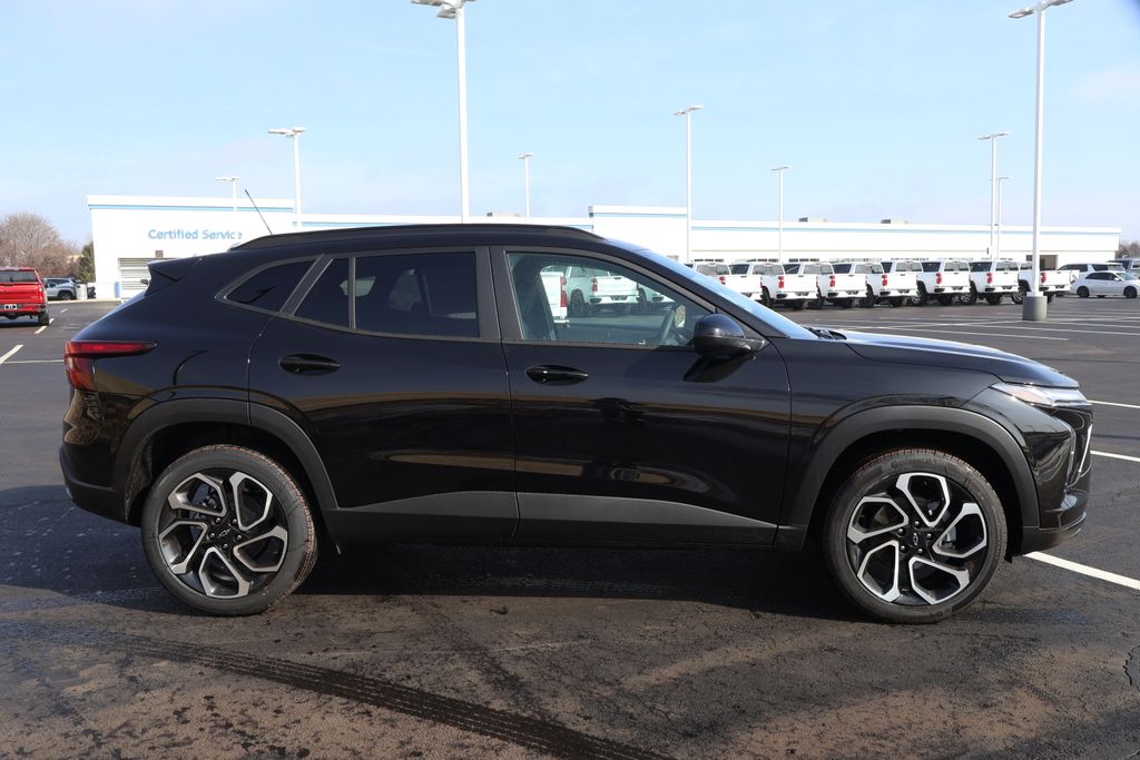 Thumbnail: 2026 Chevrolet Trax - 9