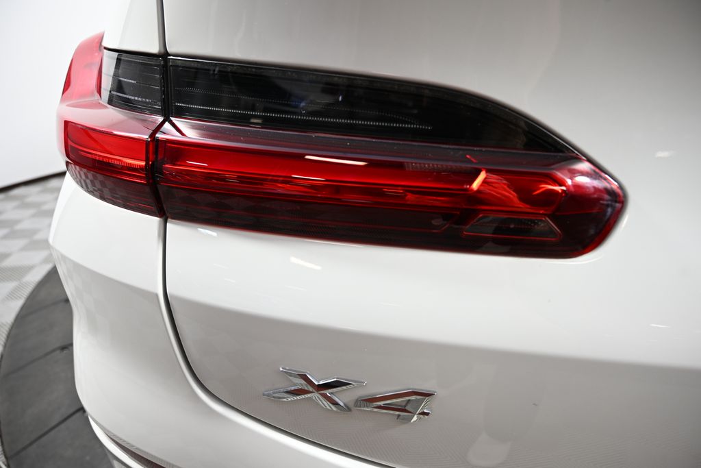 Thumbnail: 2025 BMW X4 - 11