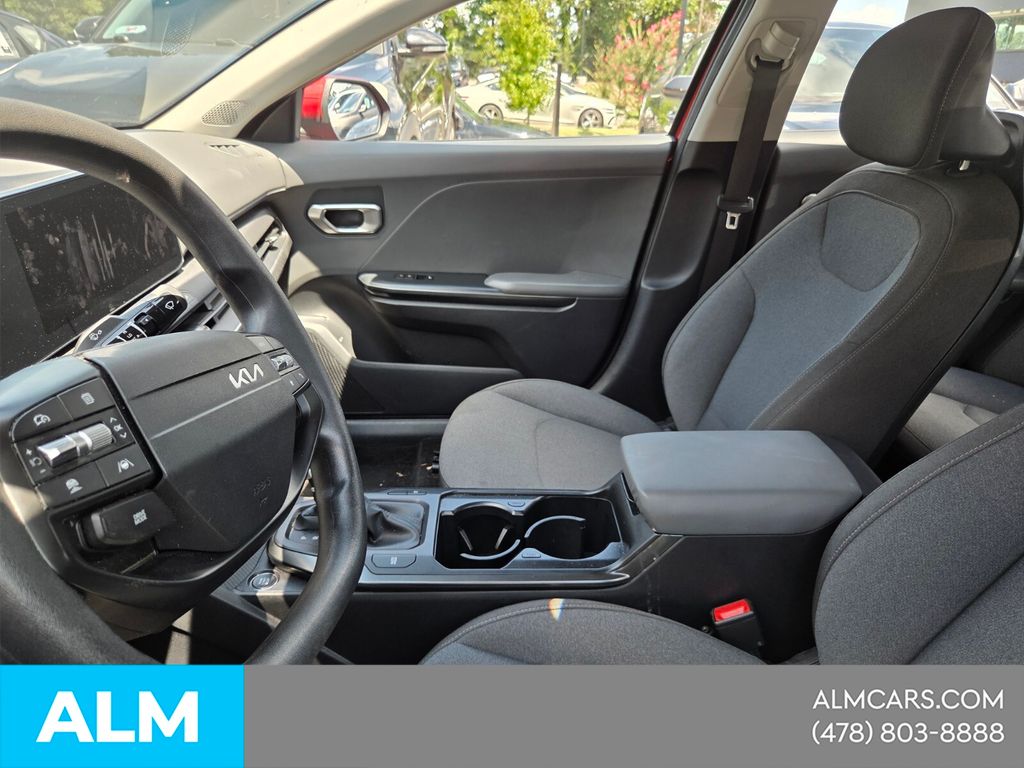 Used 2025 Red Kia LXS image 5