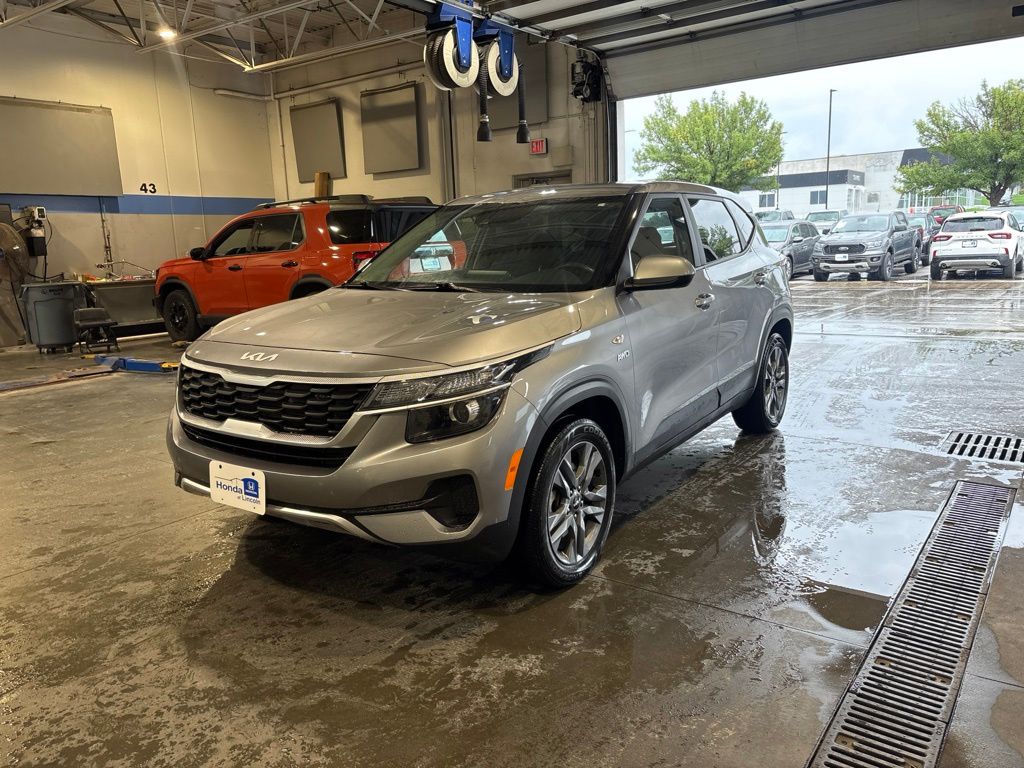 Steel Gray 2022 Kia Seltos SUV / Crossover All-Wheel Drive Continuously Variable Transmission