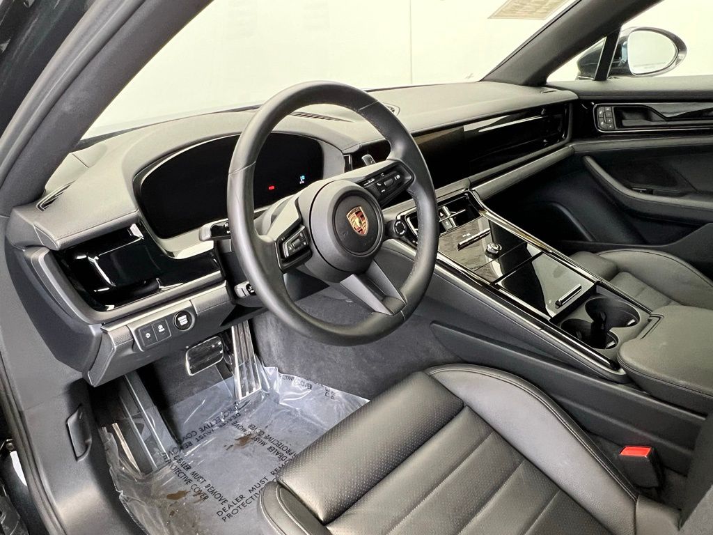 Thumbnail: 2025 Porsche Panamera - 4