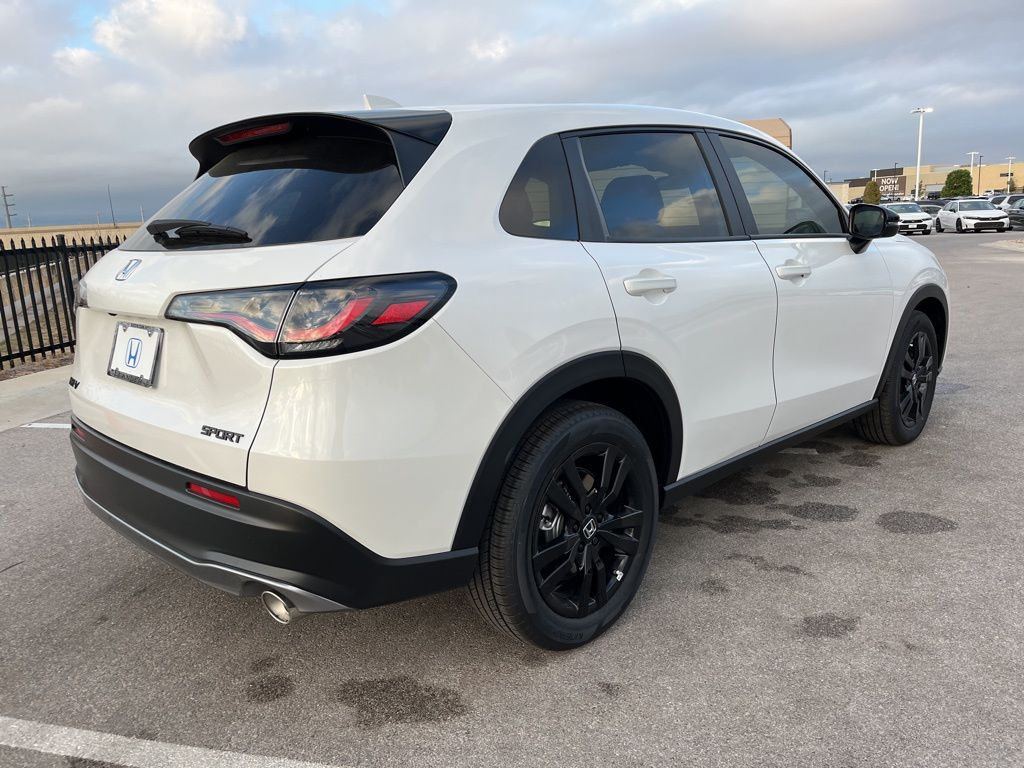 Thumbnail: 2026 Honda HR-V - 3