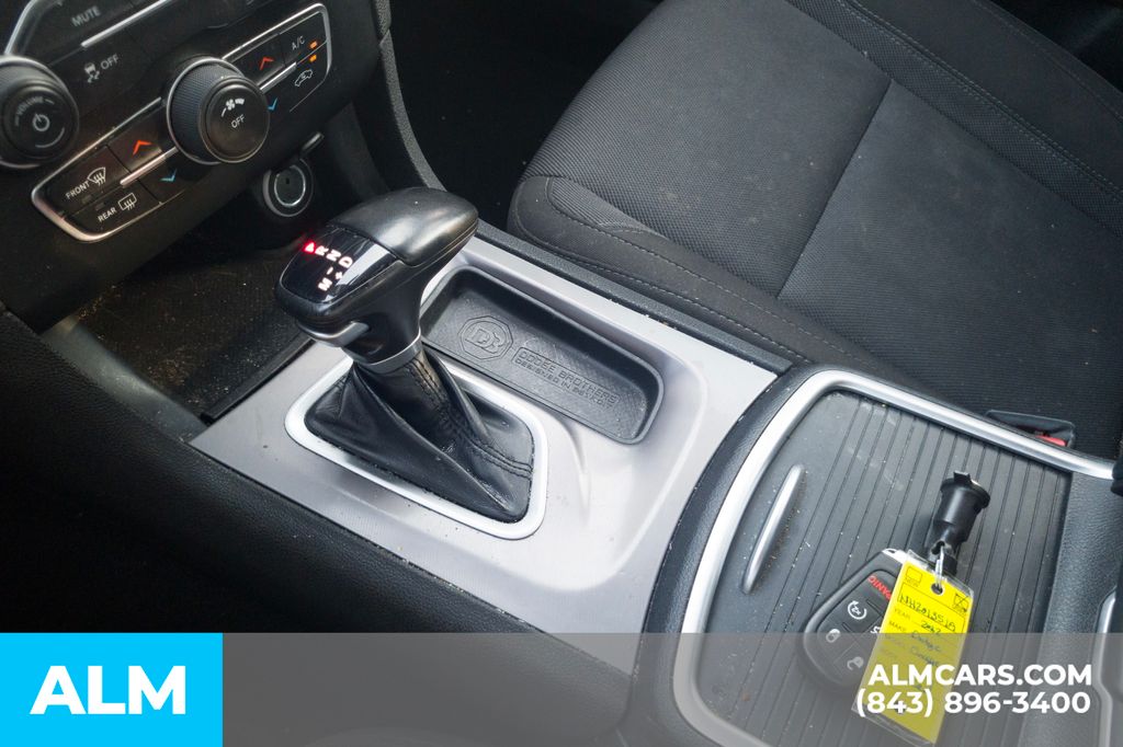 Used 2022 Red Dodge SXT image 9