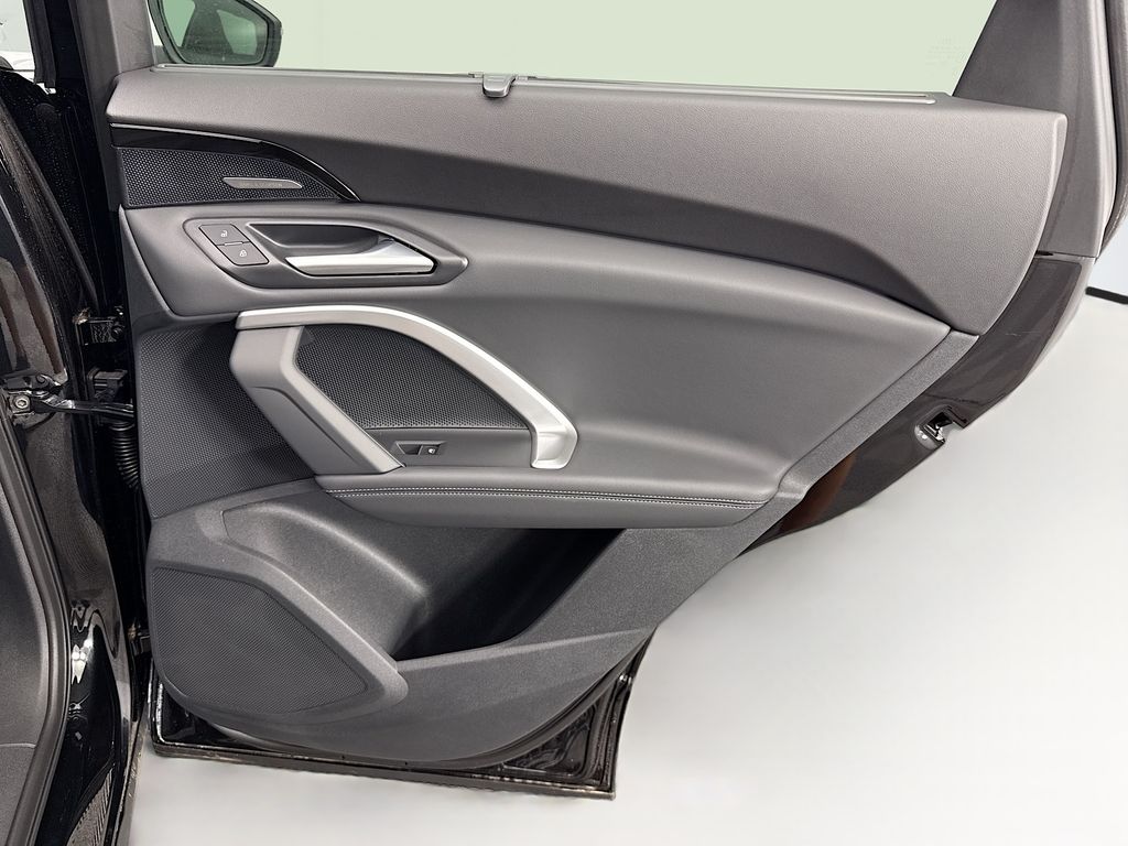 Thumbnail: 2025 Audi Q5 - 27