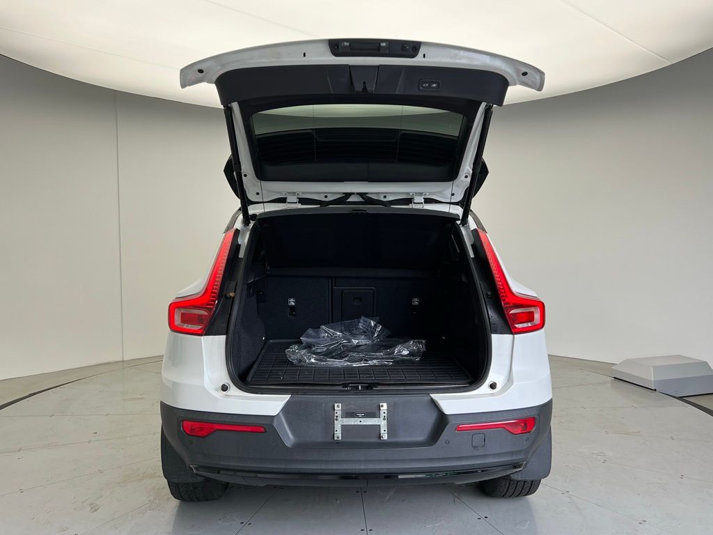 Thumbnail: 2021 Volvo XC40 - 5