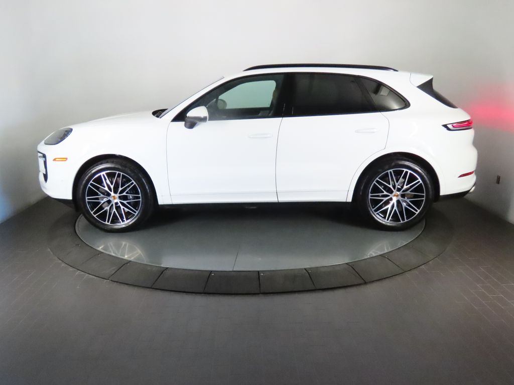 Thumbnail: 2025 Porsche Cayenne - 2