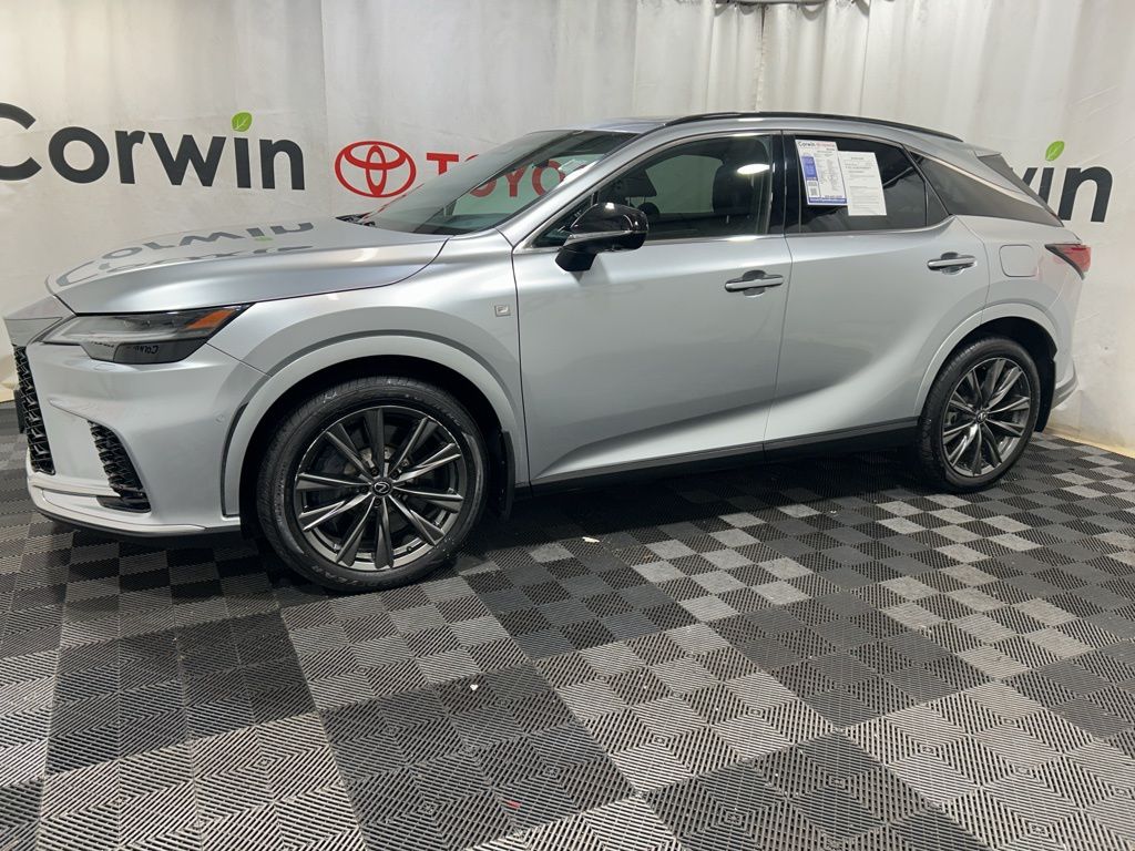 View vehicle photo 4