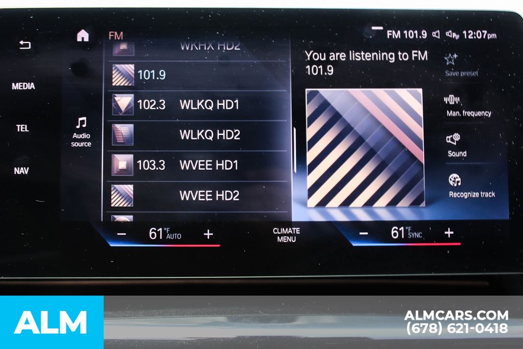 Used 2023 Green BMW xDrive28i image 34