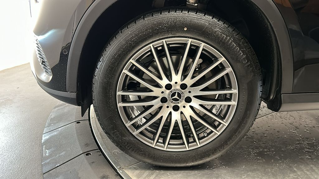 2025 Mercedes-Benz GLC 300 10