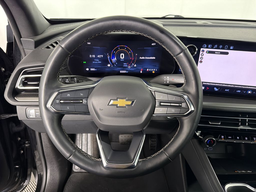 used 2024 Chevrolet Traverse car, priced at $31,900