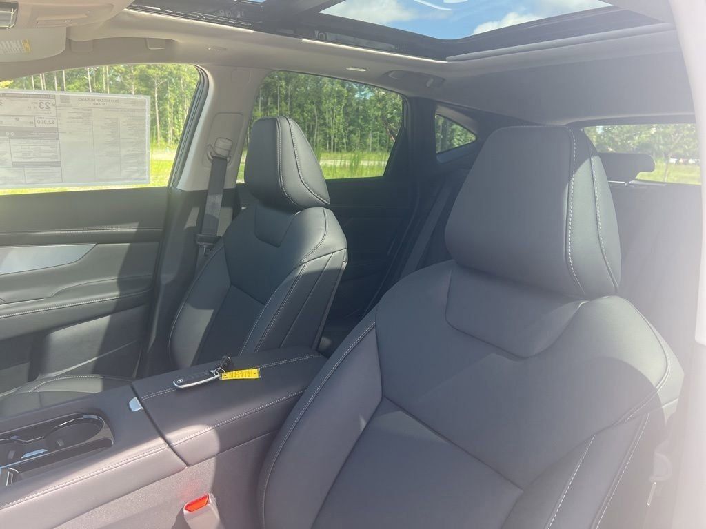 2025 Everest White Pearl Tricoat Nissan Murano SL AWD SUV