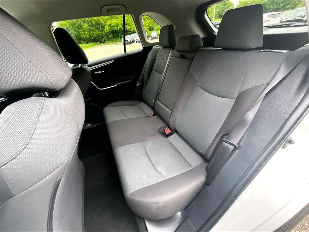 2024 Toyota RAV4 — photo 15
