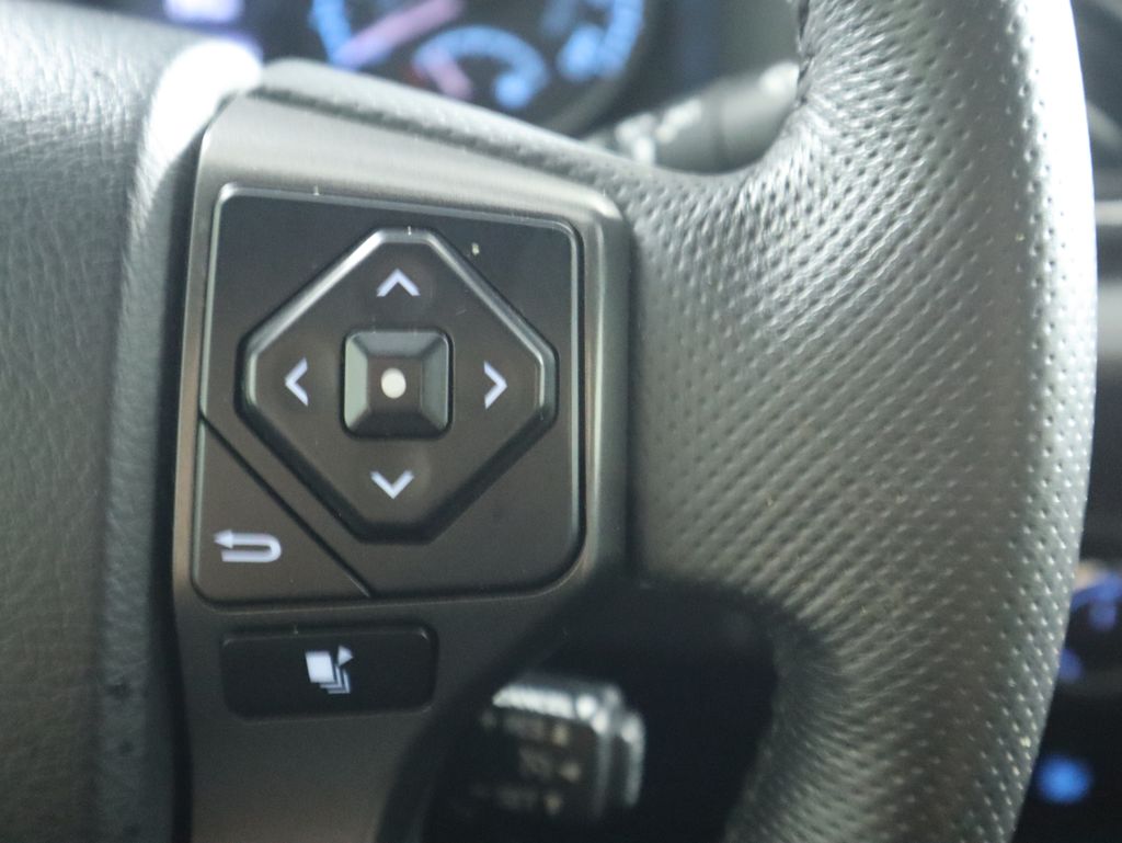 Thumbnail: 2017 Toyota Tacoma - 12