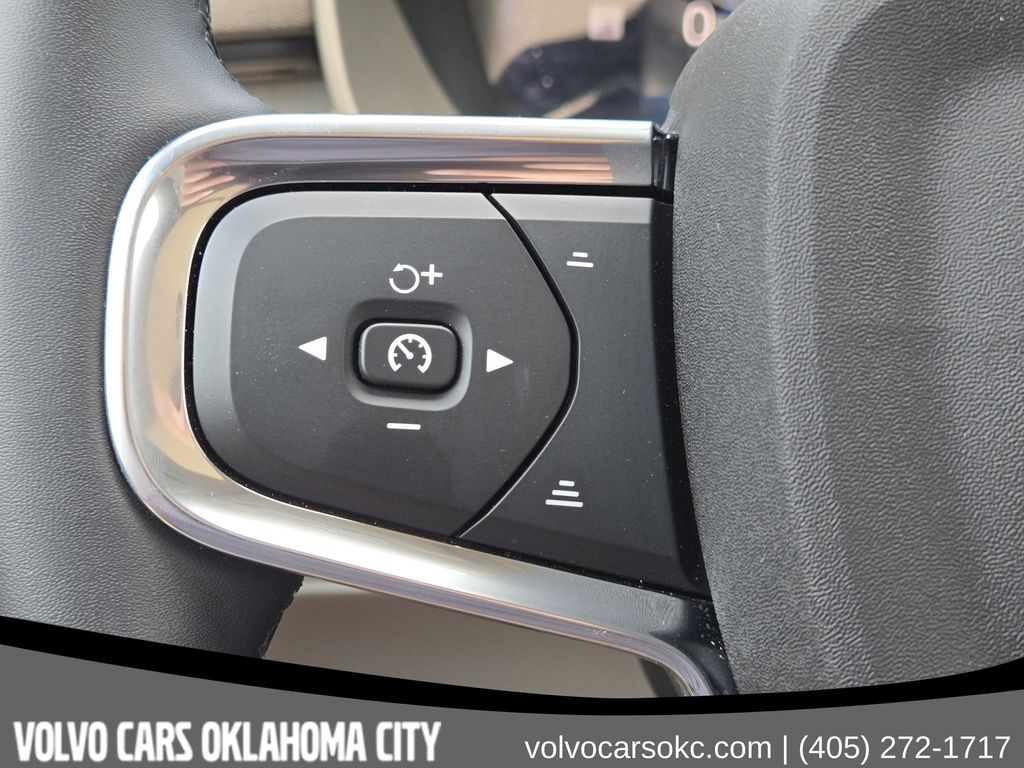 2026 Volvo XC40 Plus - Photo 30