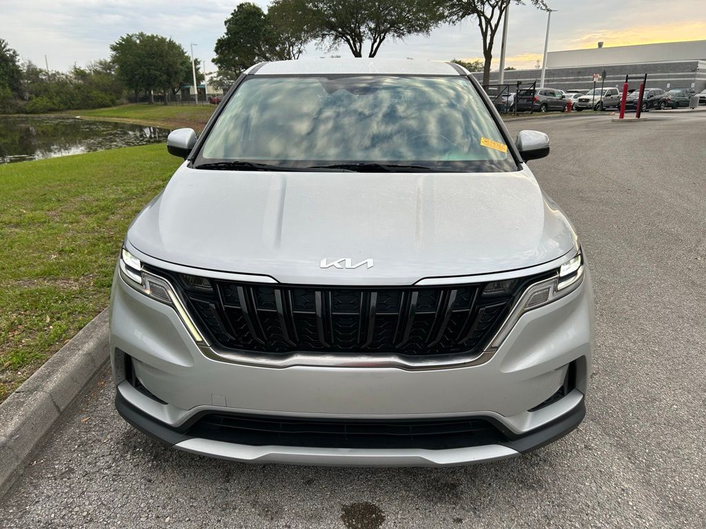Thumbnail: 2023 Kia Carnival - 9