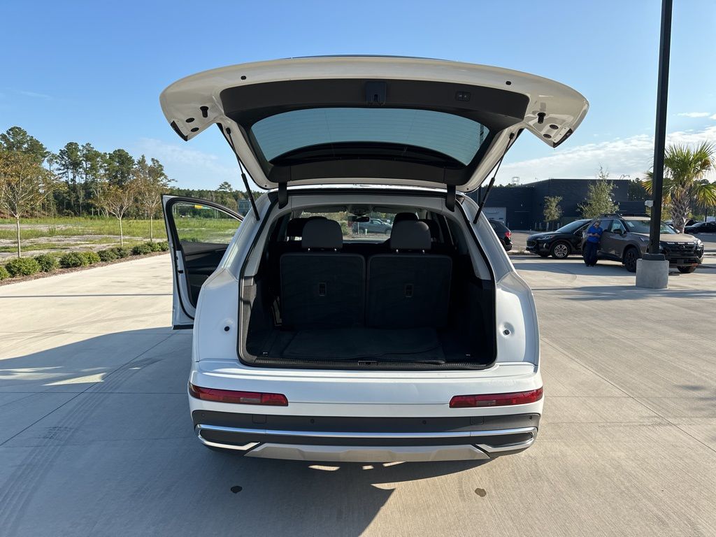 2023 Audi Q7 55 Premium Plus 27