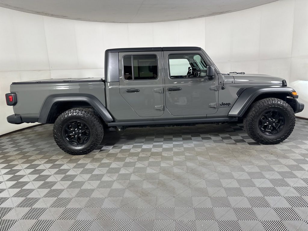 Used 2020 Gray Jeep Sport image 22