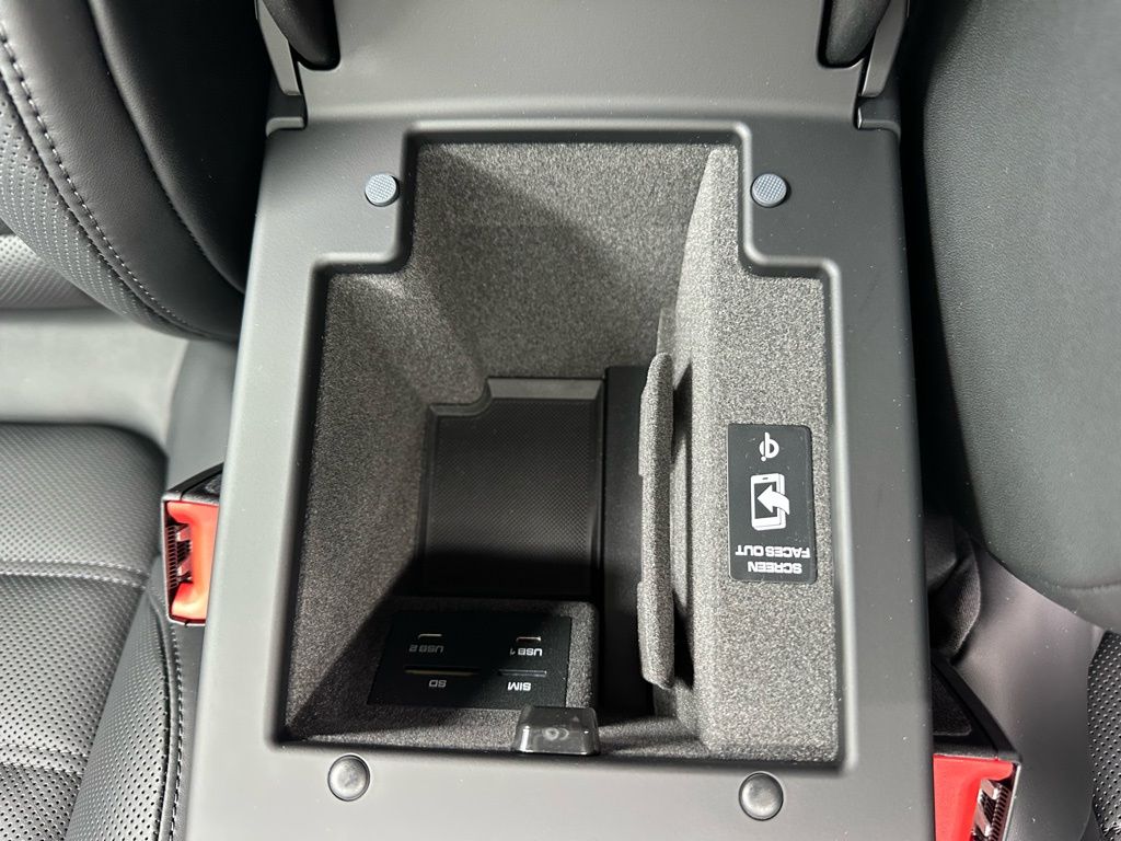 Thumbnail: 2026 Porsche Macan - 28