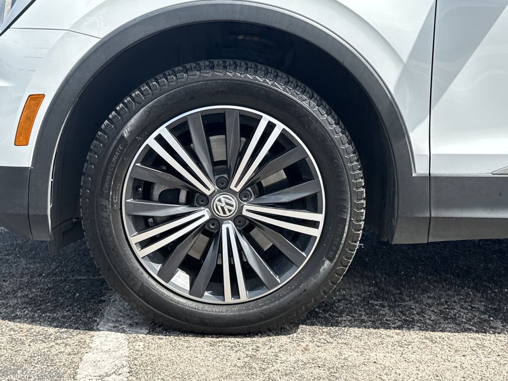 2019 Volkswagen Tiguan 2.0T SEL White at Bravo Nissan
