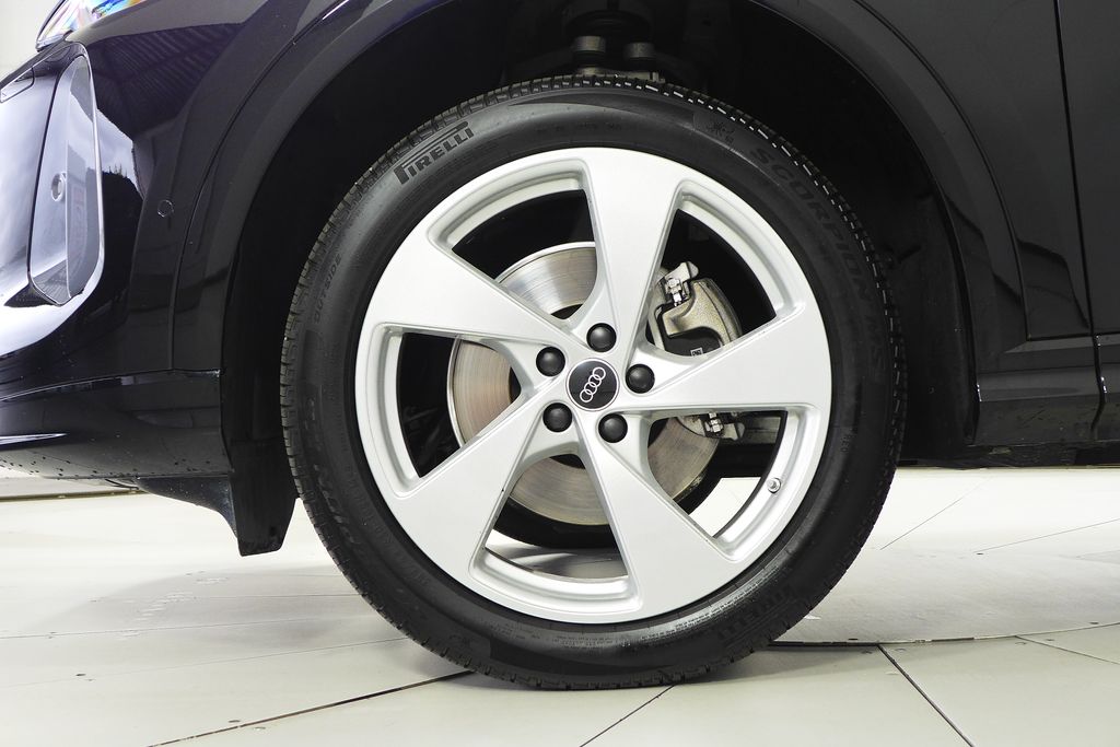 Thumbnail: 2025 Audi Q5 - 5