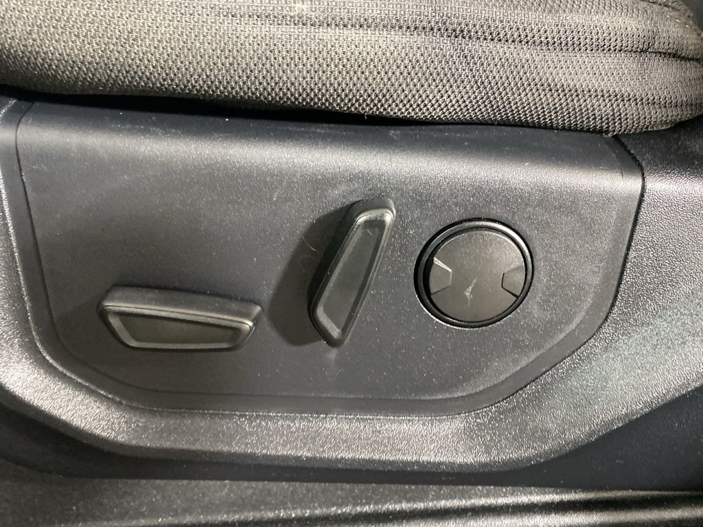 Used 2019 Black Ford XLT image 26