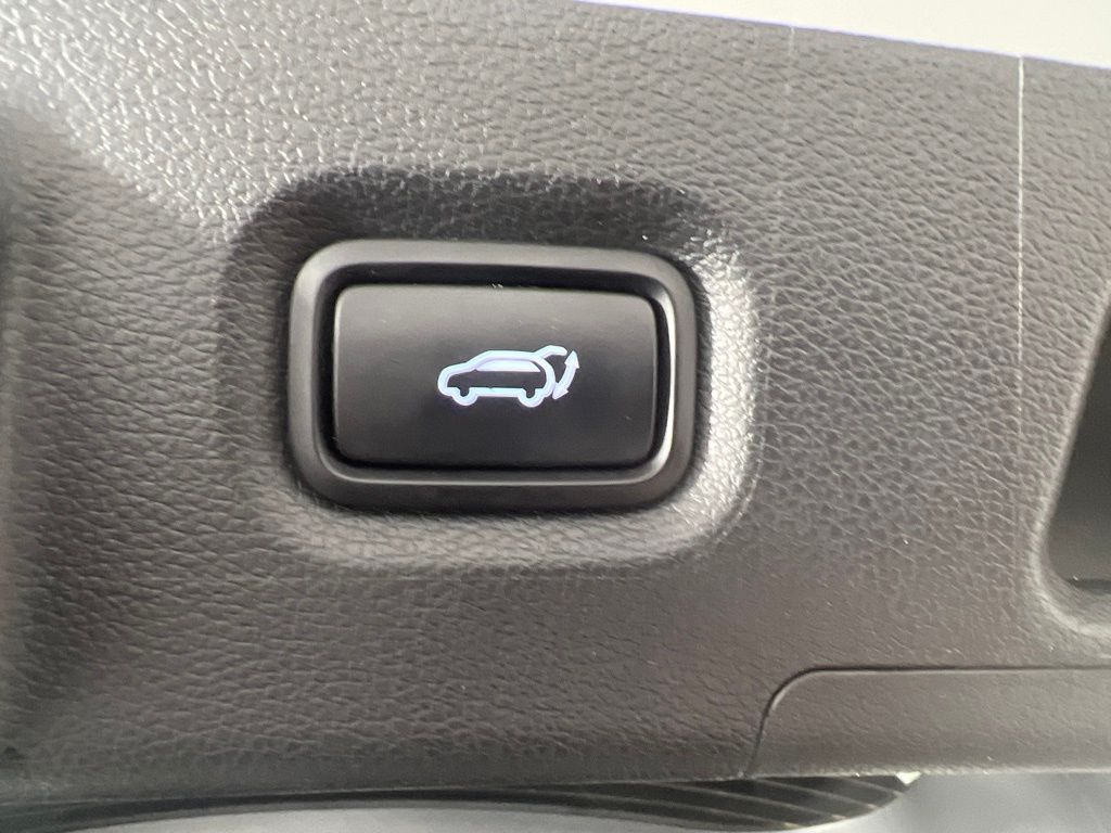 Certified Used 2023 White Hyundai SEL image 32