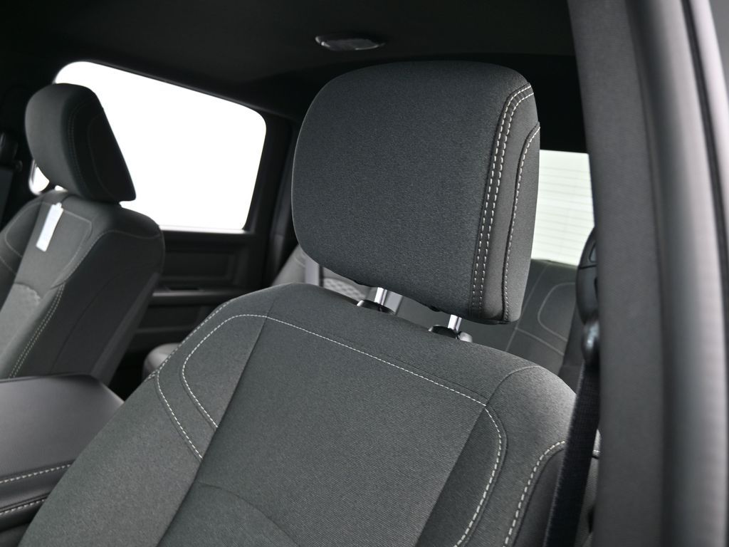 New 2026 Diamond Black Crystal Pearlcoat Ram Tradesman image 16