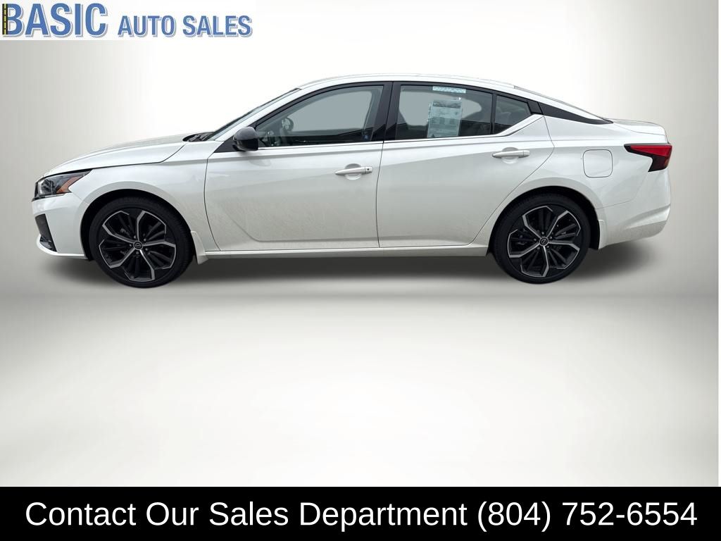 Pearl White Tricoat 2025 Nissan Altima 2.5 SR AWD Sedan All-Wheel Drive Continuously Variable Transmission