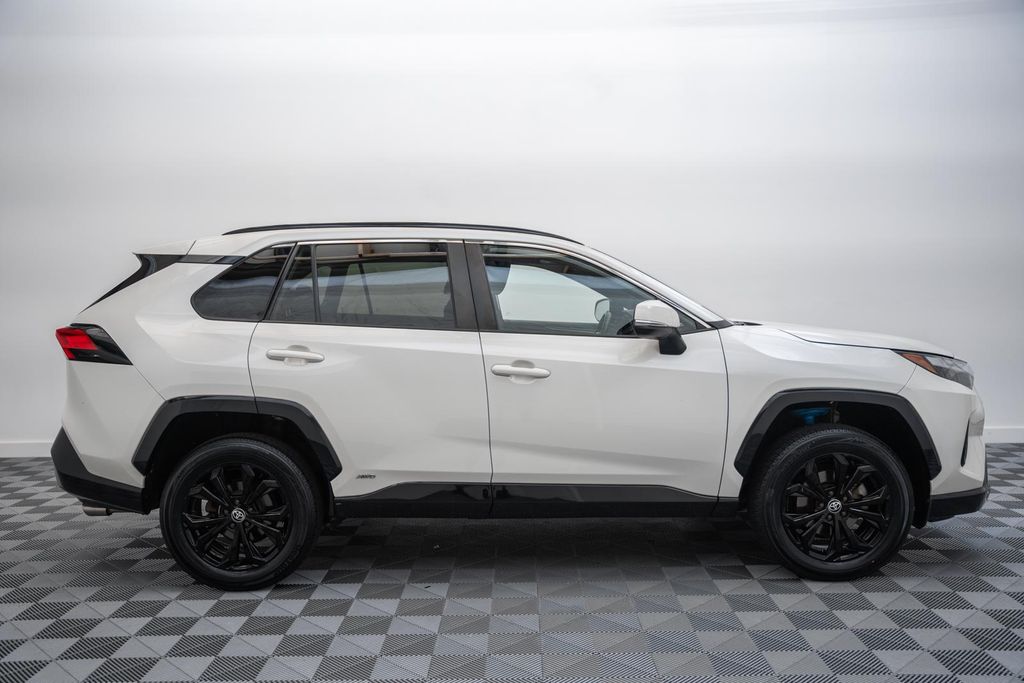 ToyotaRAV4 Hybrid4