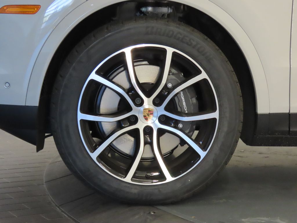 Thumbnail: 2026 Porsche Cayenne - 11