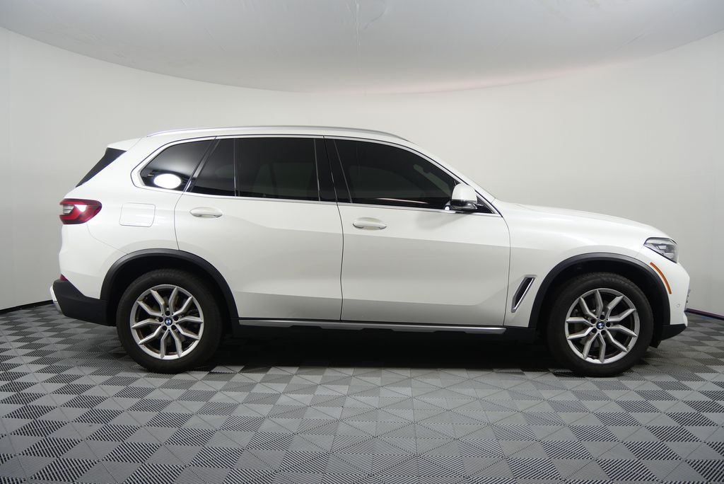 Thumbnail: 2023 BMW X5 - 2