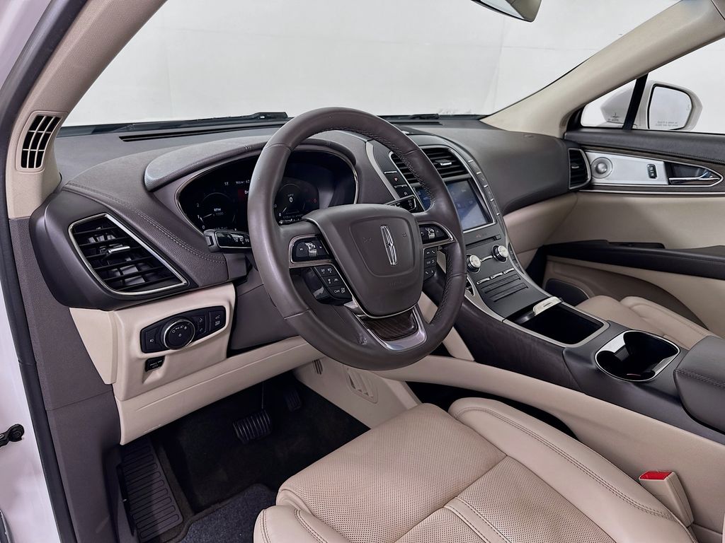 Thumbnail: 2019 Lincoln Nautilus - 9