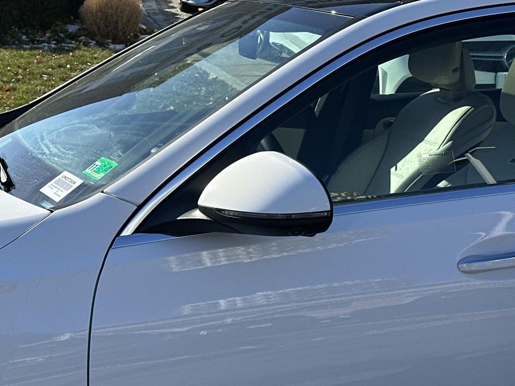 Thumbnail: 2025 Mercedes-Benz C-Class - 13