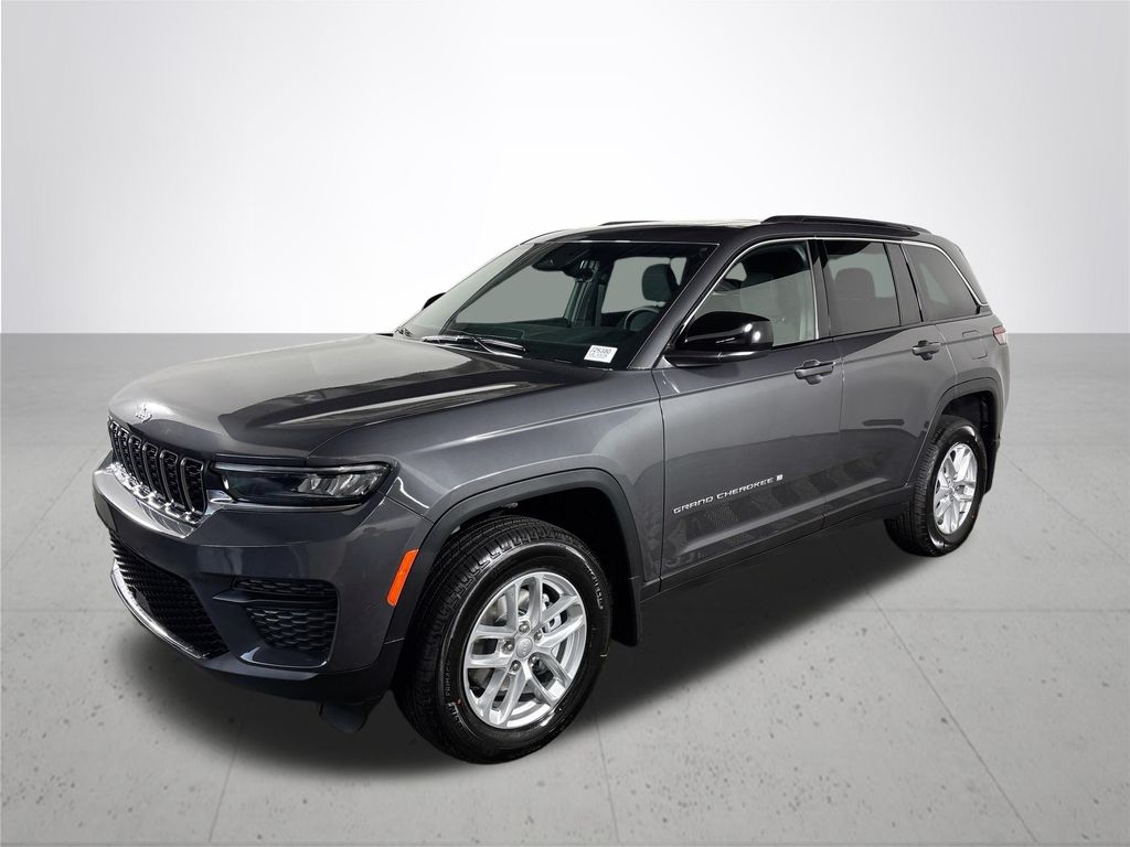 2025 Jeep Grand Cherokee Laredo X photo 2
