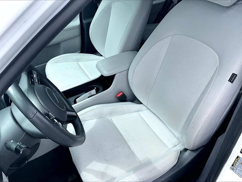 2025 Hyundai Kona — photo 10