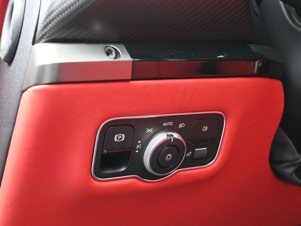 Used 2025 Lunar White Aston Martin Base image 18