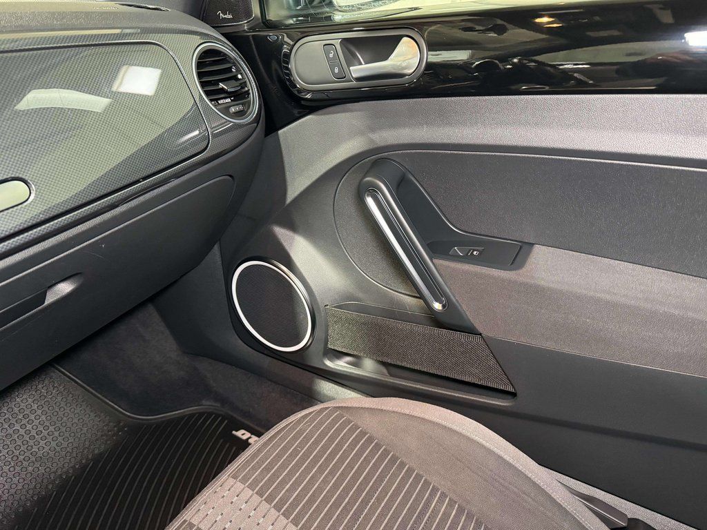 Used 2012 Black Uni Volkswagen 2.0 TSi image 21