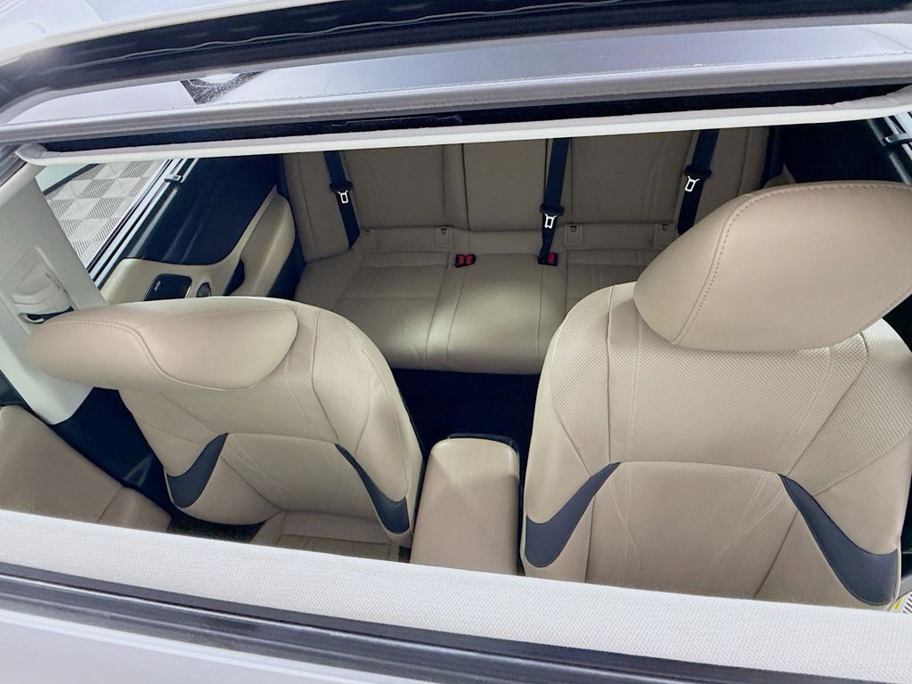 Thumbnail: 2021 Lexus ES - 22