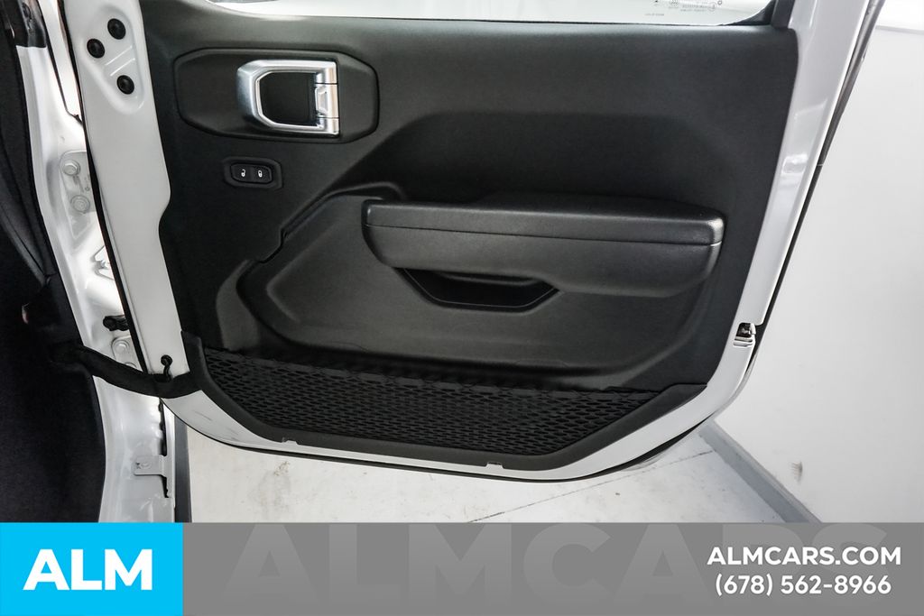 Used 2025 White Jeep Rubicon image 44